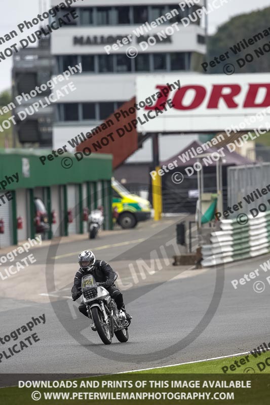 Vintage motorcycle club;eventdigitalimages;mallory park;mallory park trackday photographs;no limits trackdays;peter wileman photography;trackday digital images;trackday photos;vmcc festival 1000 bikes photographs